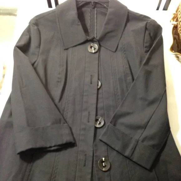 Like New Blazer Nice Thick Material Fits Like M/L Front/Side Hidden Pockets - Picture 3 of 16